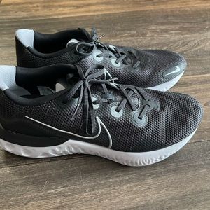 Nike Renew Run (4E)